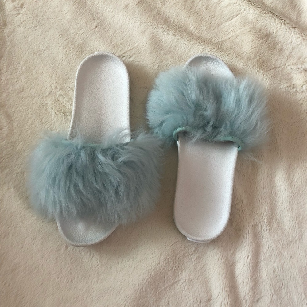 UGGS Royale Genuine Lamb Fur baby blue slides